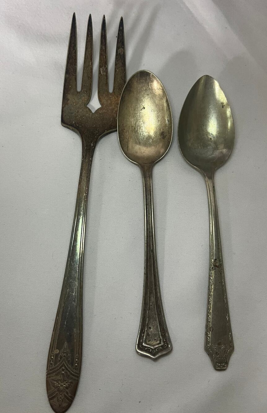 Wm A Rogers Silverplate Serving Fork and Teaspoons Lot of 3 Ornate Antique